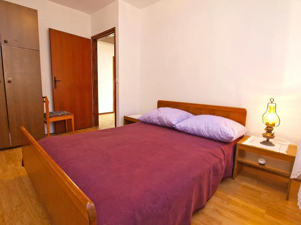 Apartments Biskupije 940 Medulin