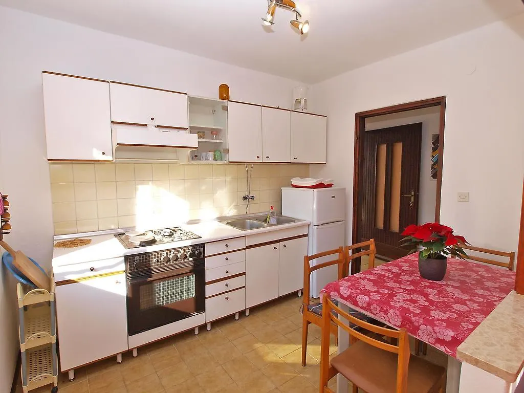 Apartments Biskupije 940 Medulin